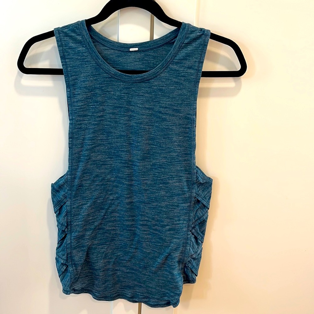 Lululemon workout tank